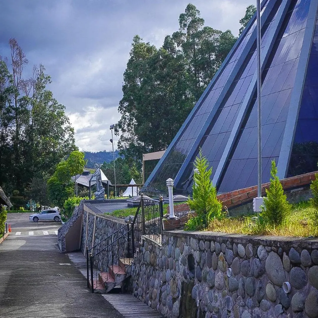 Hosteria Y Centro De Convenciones Baguanchi Κουένκα 3*,