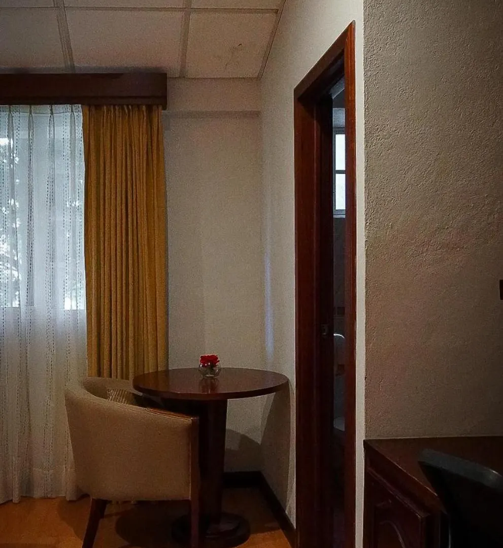 Hosteria Y Centro De Convenciones Baguanchi Κουένκα 3*,