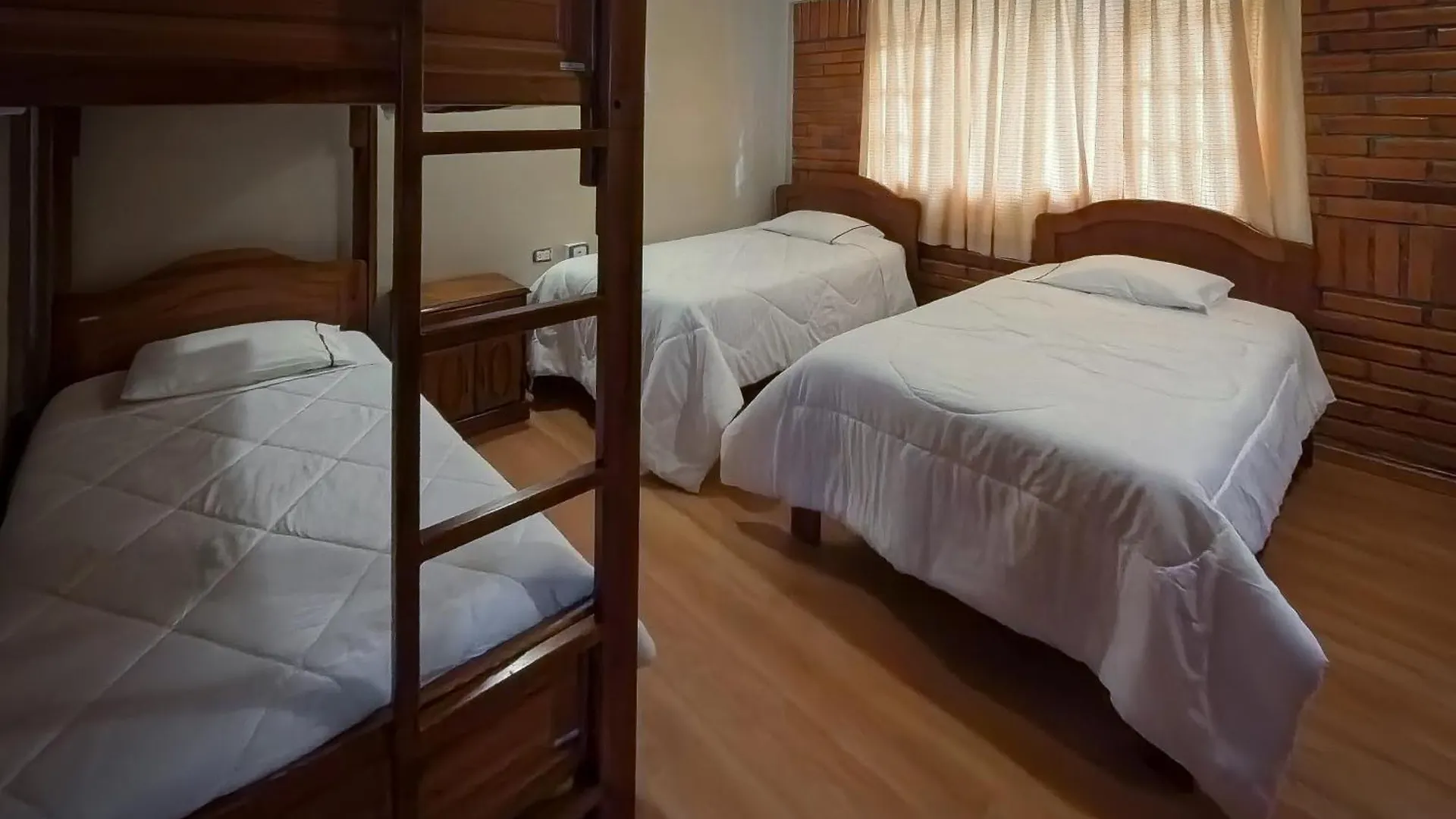 ホテル Hosteria Y Centro De Convenciones Baguanchi クエンカ