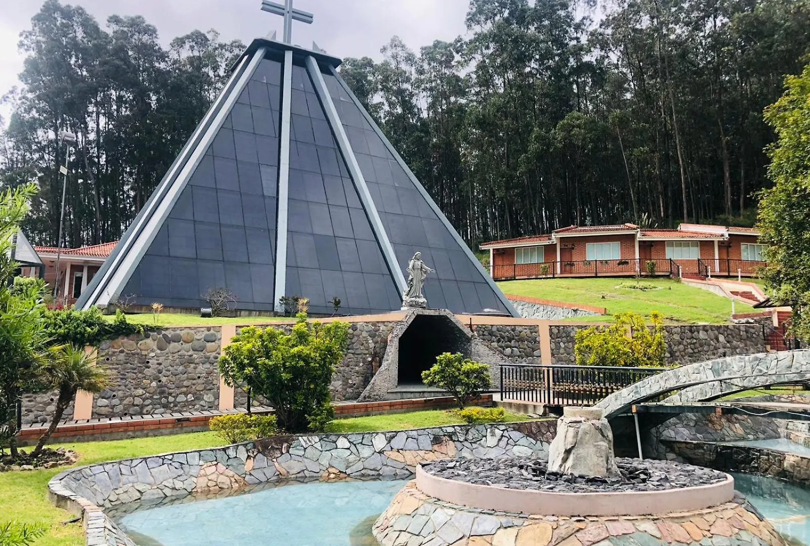 ホテル Hosteria Y Centro De Convenciones Baguanchi クエンカ